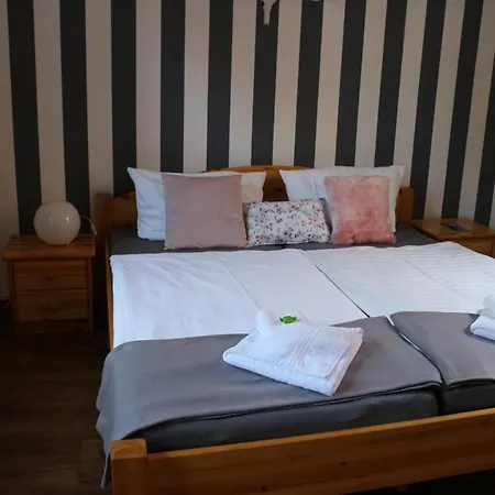 Altstadtcafé und Pension-2