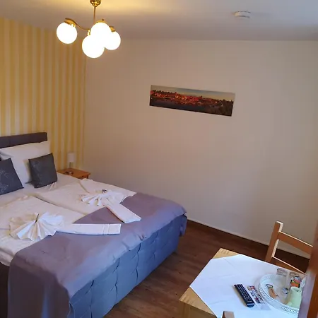 Altstadtcafé und Pension-3